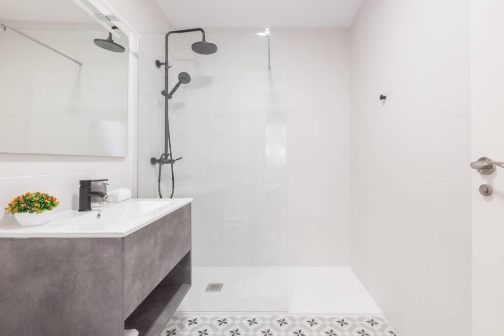 New Gorgeous Central Apartment - Beachfront - 3 Bd San Sebastián Dış mekan fotoğraf